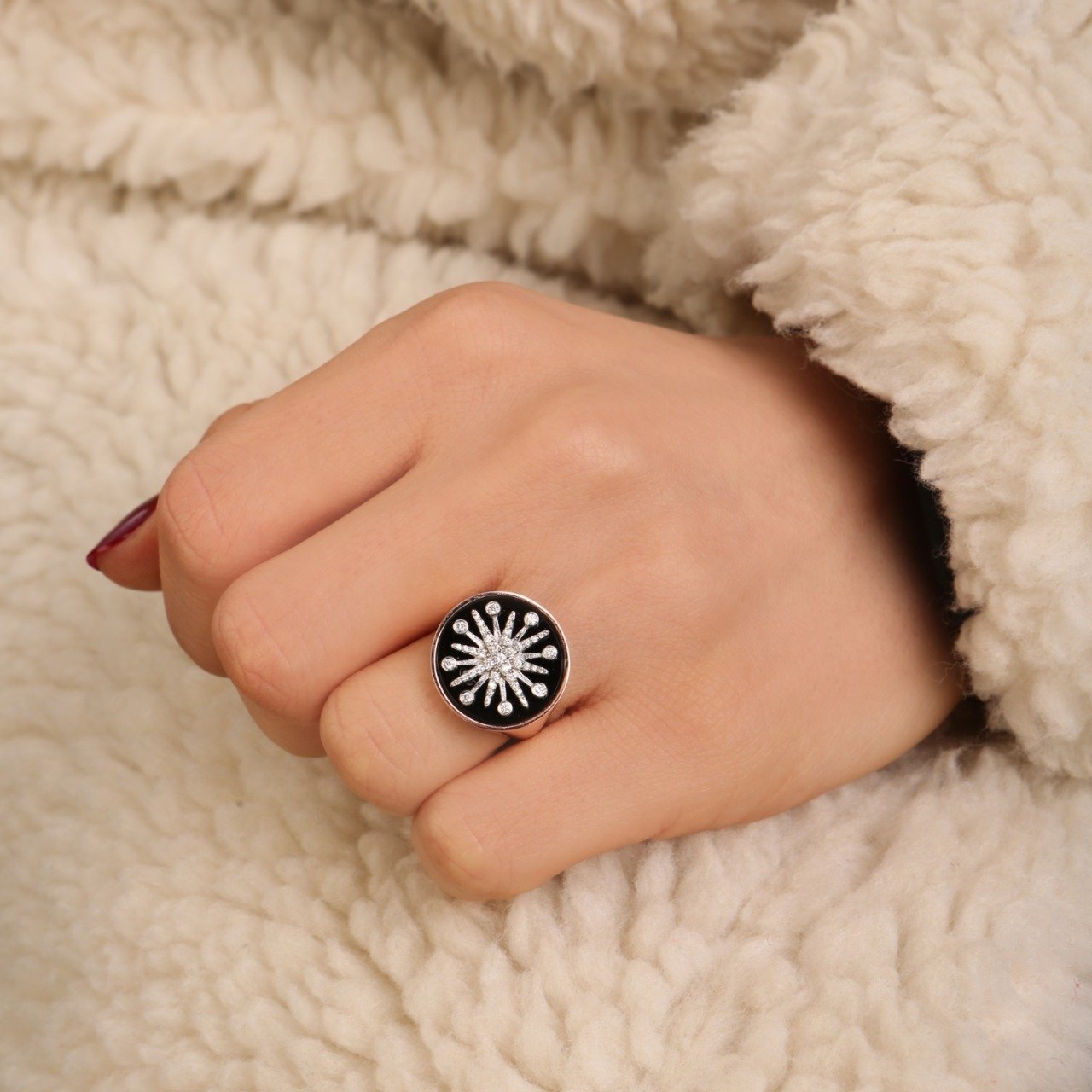 Pırlanta Onix Taşlı Rose Yüzük