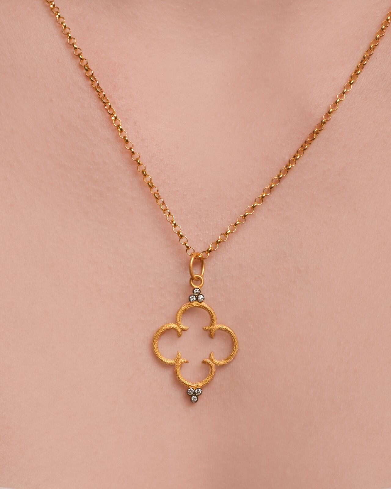 Pırlanta Taşlı 14 Ayar Altın Kolye