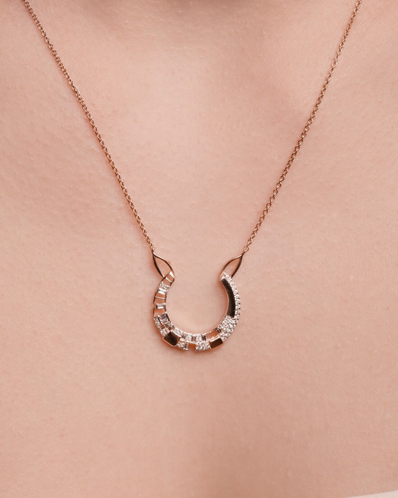 14 Ayar Altın Pırlanta Taşlı Kolye