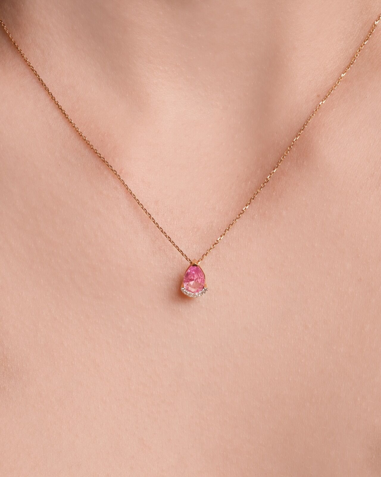 14 Ayar Pırlanta Taşlı Altın Kolye