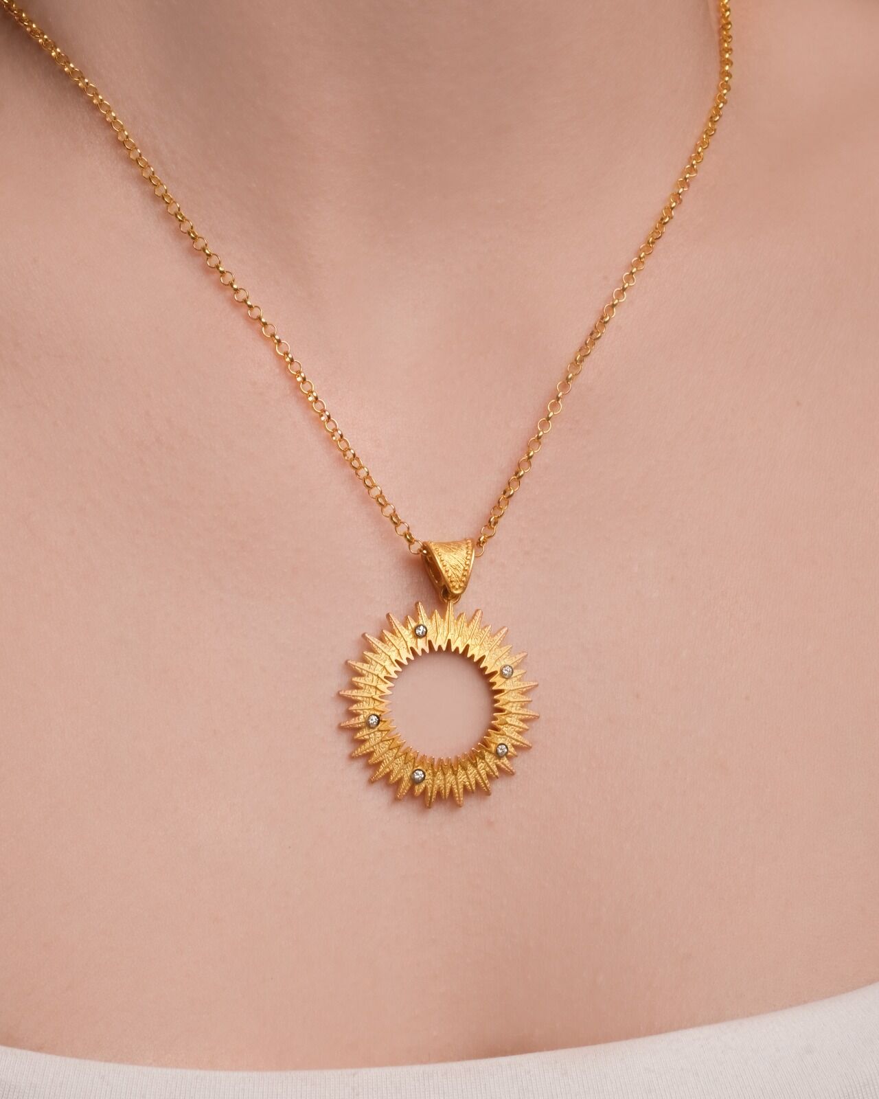 14 Ayar Pırlanta Taşlı Altın Kolye