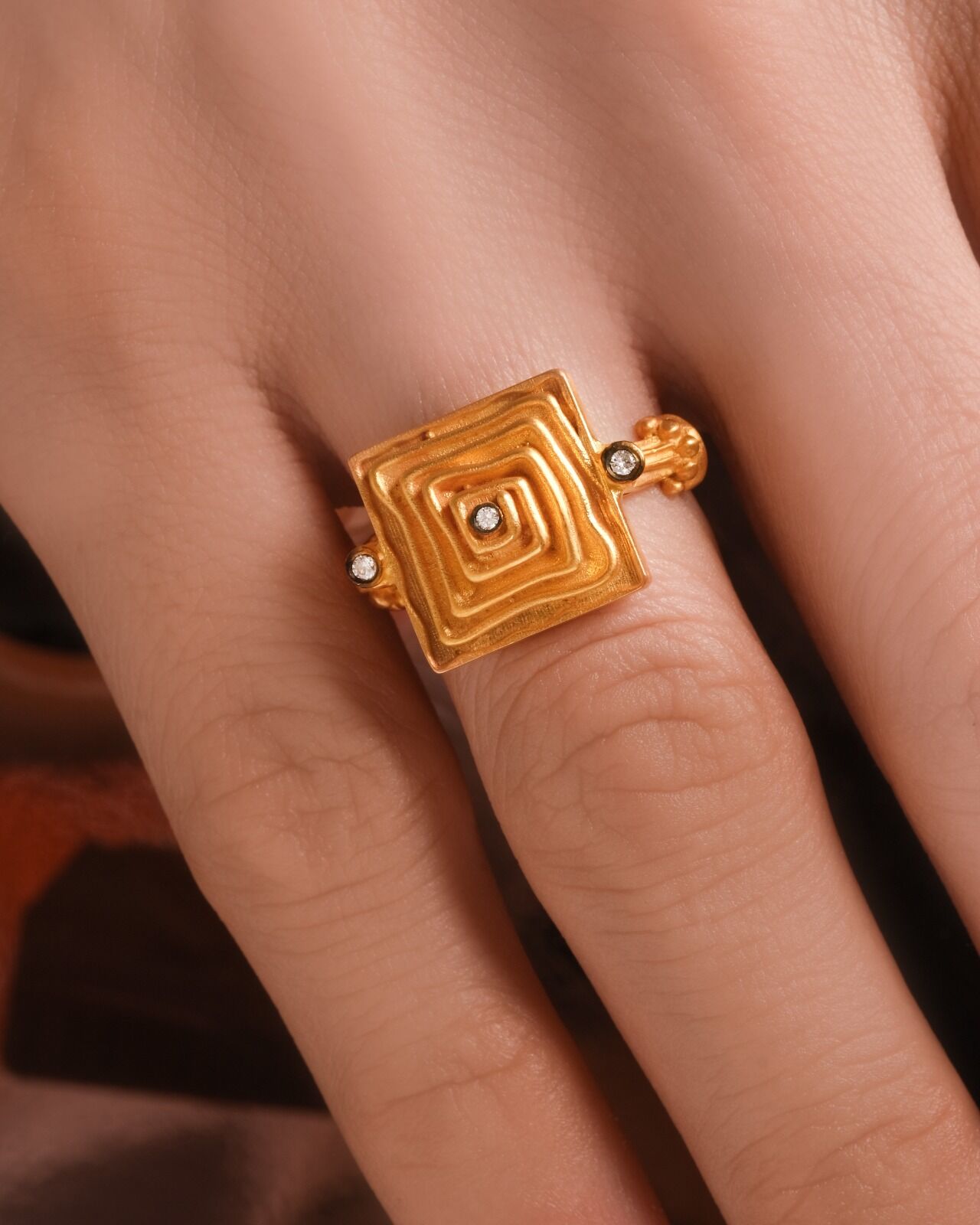 Pırlanta Taşlı 14 Ayar Altın Yüzük